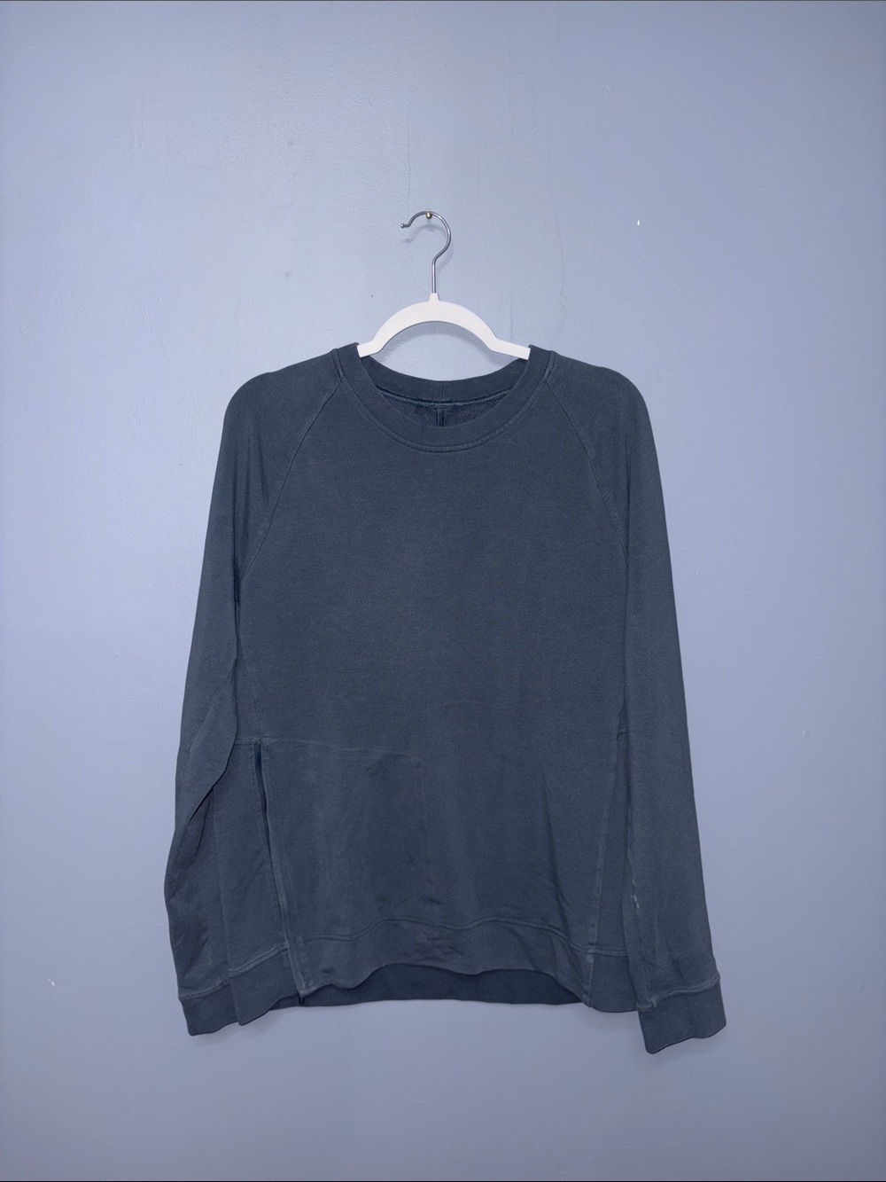 Lululemon • Navy Sweatshirt
